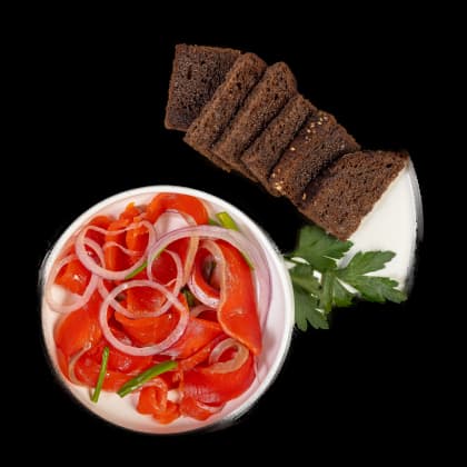 Лосось малосольный с гренками